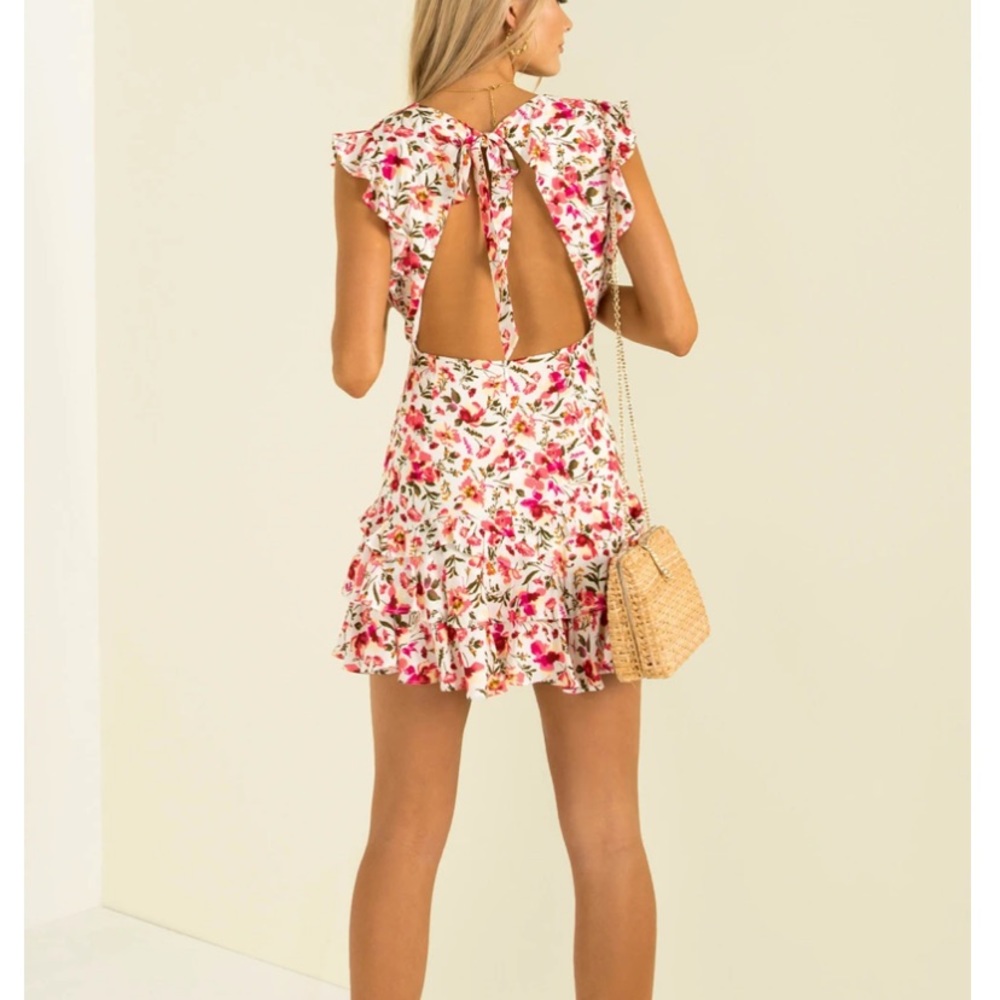 Sundae Muse dress. Brand new with tags. Size AU 6. Never Worn!
